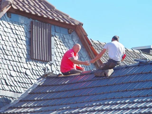 Travaux de toiture en tuiles